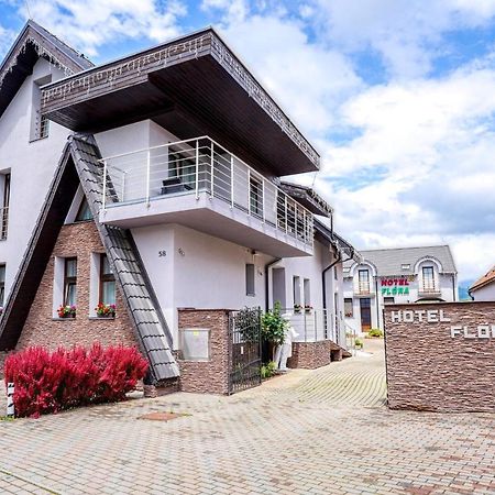 Hotel Flora Bešeňová Exteriör bild