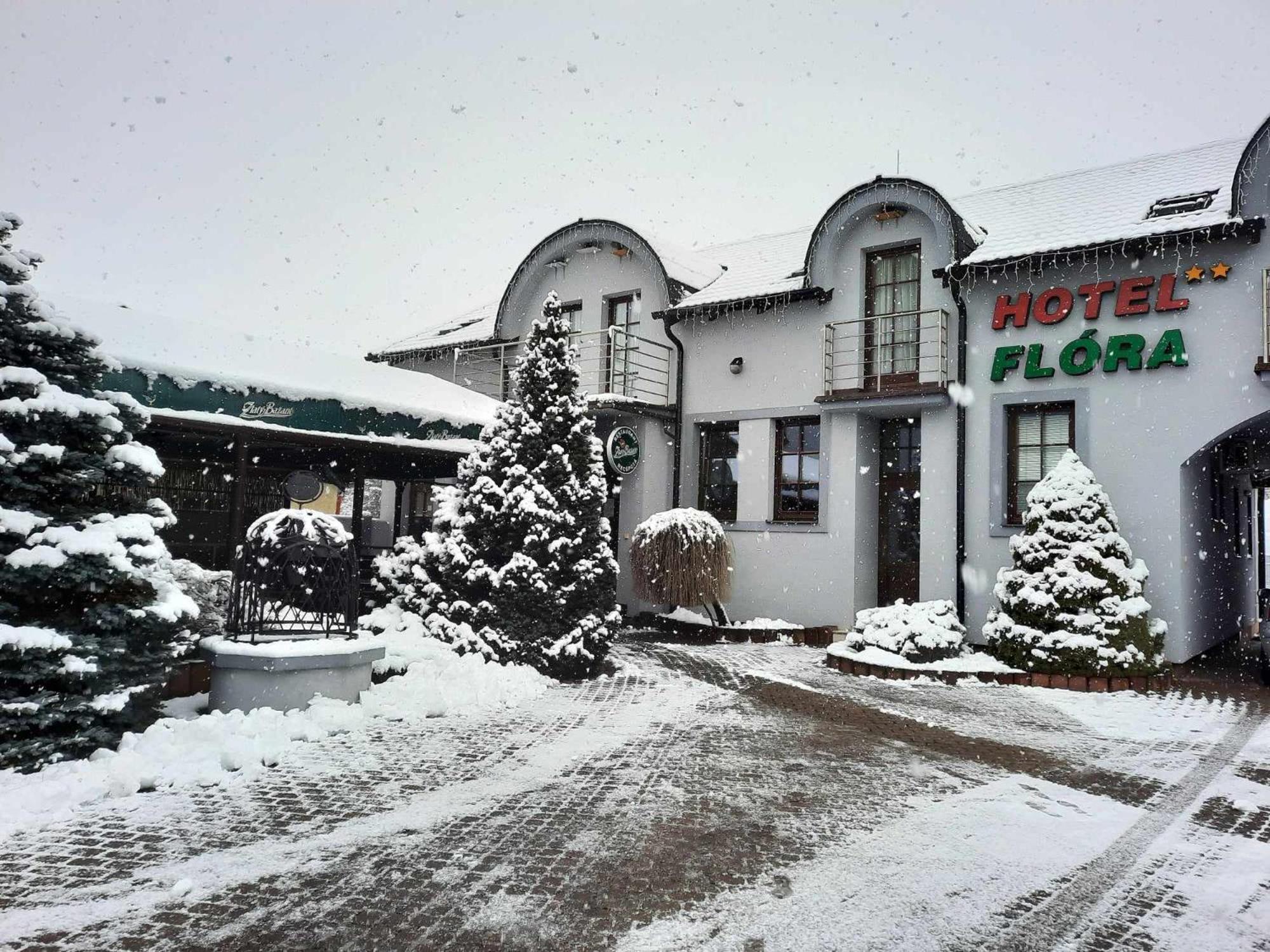 Hotel Flora Bešeňová Exteriör bild